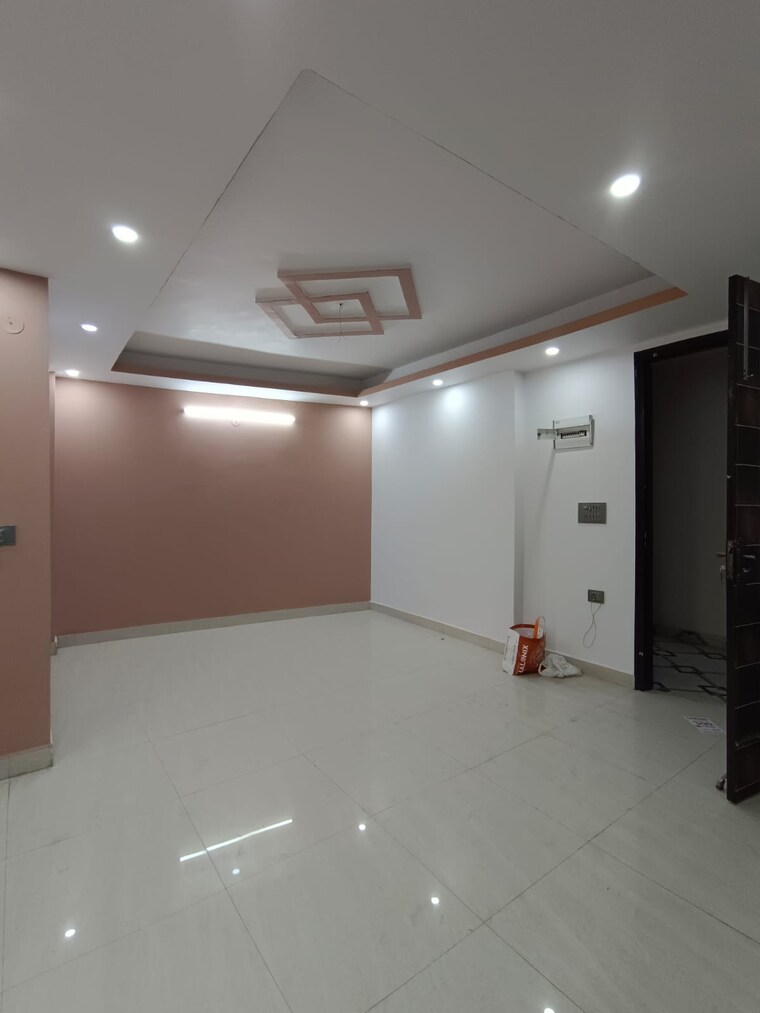 Room, sunshine-apartments-sector-73 2 Bedroom 1040 Sq.Ft. Builder Floor In Sector 73 Noida 9454350