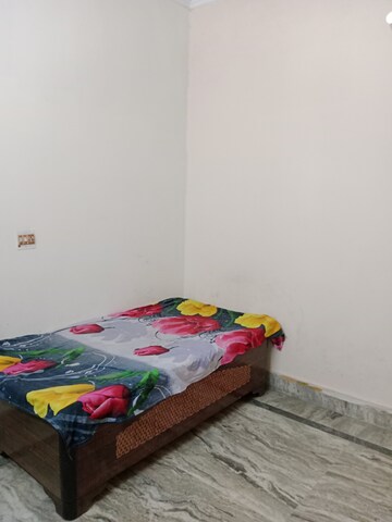 Bedroom in 2 BHK Builder Floor at Sector 18 – for Rent