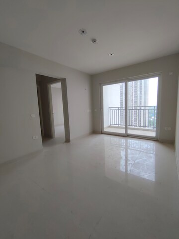 Room in 2 BHK Apartment at Eldeco Live By The Greens, Sector 150 – for Sale