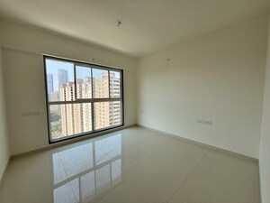 Room in 5 BHK Apartment at Kalpataru One, Lower Parel – for Sale
