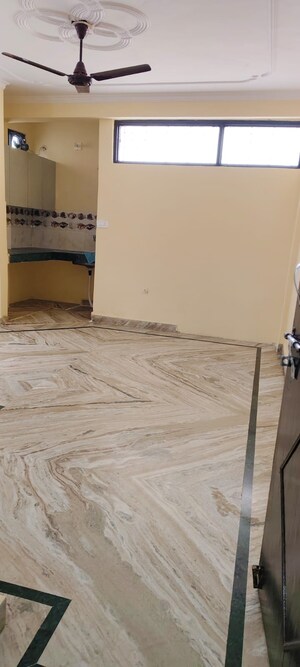 Room in 1 BHK Builder Floor at Saket – for Rent