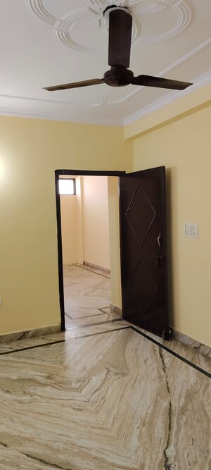 Room in 1 BHK Builder Floor at Saket – for Rent