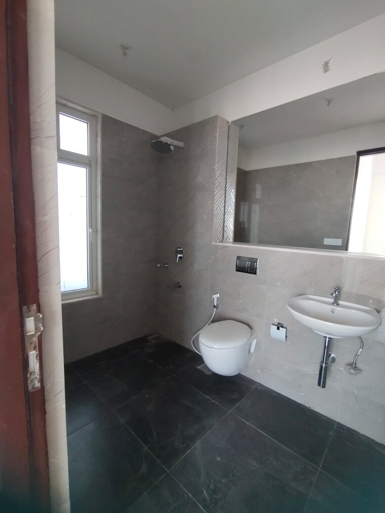 Bathroom, omkar-alta-monte 4 Bedroom 4719 Sq.Ft. Apartment In Malad East Mumbai 9454485