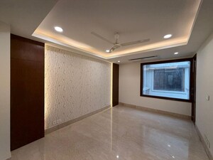 Room in 3 BHK Builder Floor at Jor Bagh – for Sale