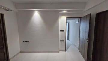 Room in 4 BHK Apartment at Wadgaon Sheri – for Rent