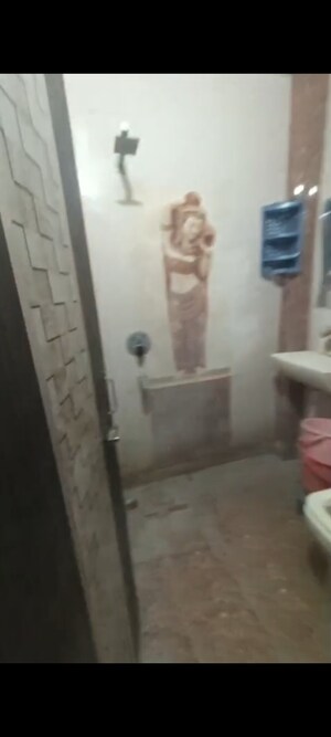 Bathroom in 1 BHK Builder Floor at Kanha Apartments Indirapuram, Shakti Khand 2 – for Rent