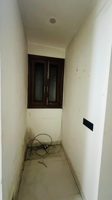 Furnished Amenities in 4 BHK Builder Floor at Saket – for Rent