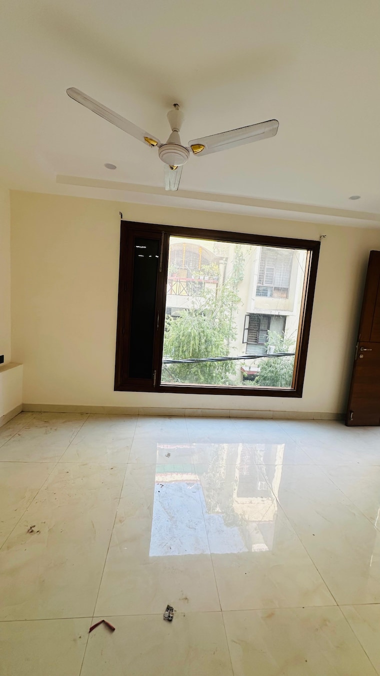 Room, saket 4 Bedroom 1800 Sq.Ft. Builder Floor In Saket Delhi 9454520