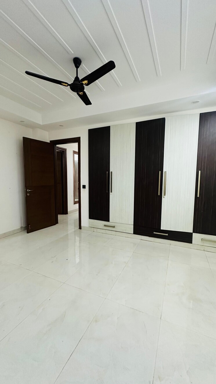 Room, saket 4 Bedroom 1800 Sq.Ft. Builder Floor In Saket Delhi 9454520