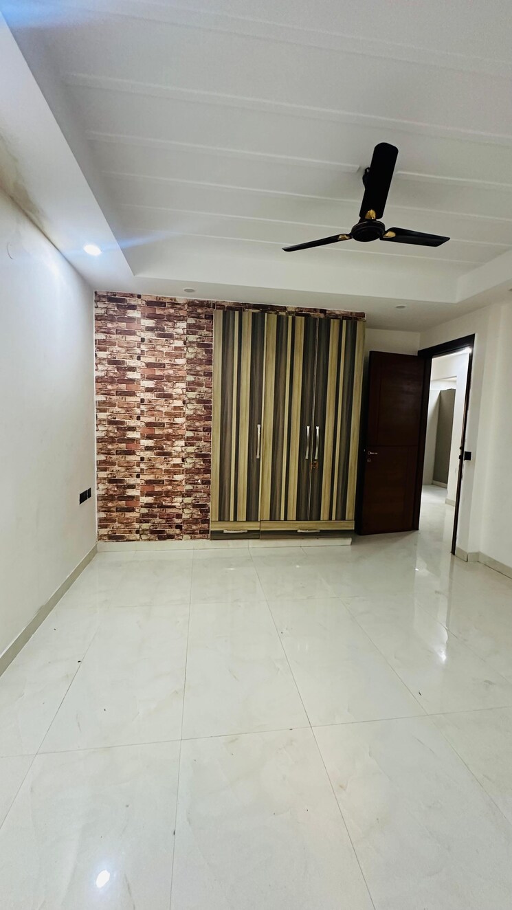 Room, saket 4 Bedroom 1800 Sq.Ft. Builder Floor In Saket Delhi 9454520