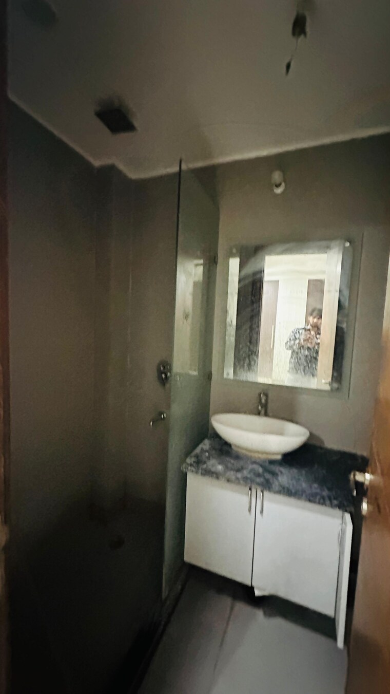 Bathroom, saket 4 Bedroom 1800 Sq.Ft. Builder Floor In Saket Delhi 9454520