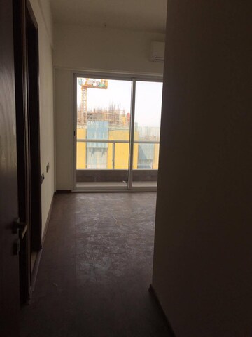 Room in 3 BHK Apartment at Omkar Alta Monte, Malad East – for Rent