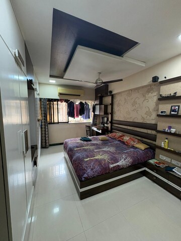 2 BHK Apartment For Sale in Oakland Park, Andheri West
