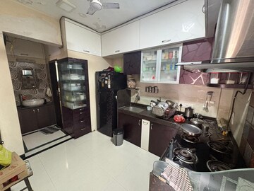 Team Area in 2 BHK Apartment at Oakland Park, Andheri West – for Sale