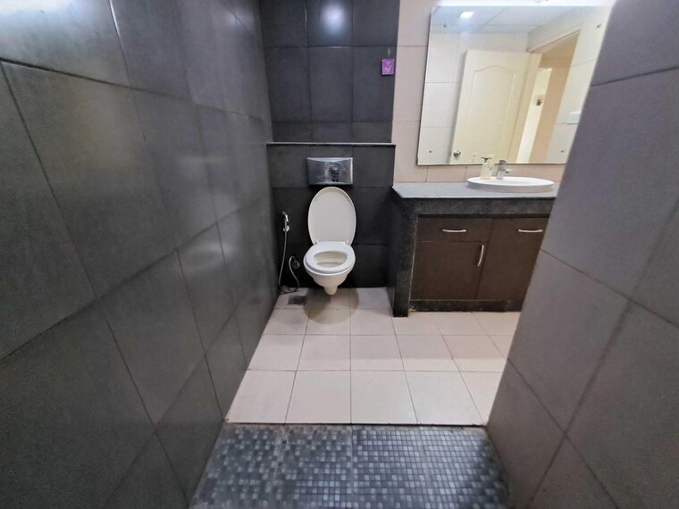 Bathroom, raheja-vedaanta 3 Bedroom 1833 Sq.Ft. Apartment In Sector 108 Gurgaon 9454595