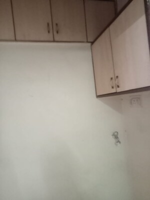 Room in 1 BHK Apartment at Shridhar Apartment Aundh, Aundh – for Rent