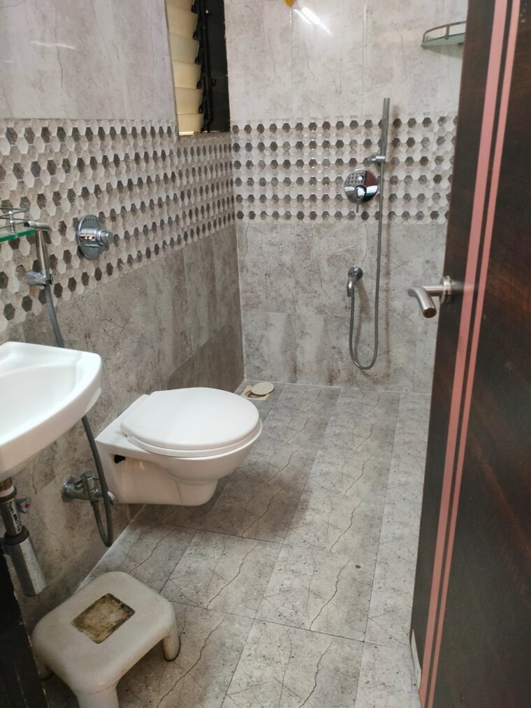 Bathroom, sanghvi-hills 1 Bedroom 652 Sq.Ft. Apartment In Ghodbunder Road Thane 9454748