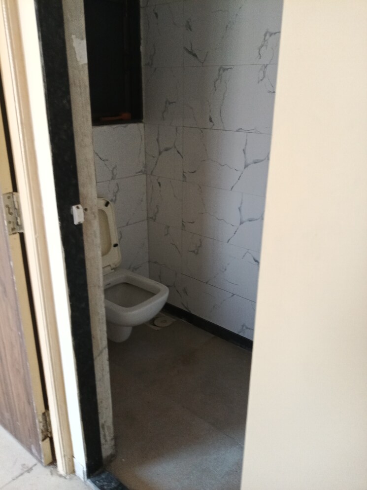 Bathroom, shree-swami-vrindavan-sra-chs 1 Bedroom 450 Sq.Ft. Apartment In Bhandup West Mumbai 9454755