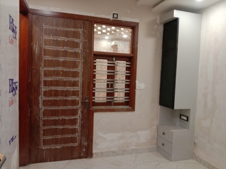 Room, dwarka mor 2 Bedroom 423 Sq.Ft. Builder Floor In Dwarka Mor Delhi 9454759