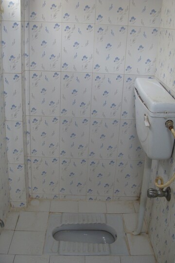 Bathroom in 1 RK Independent House at Rt Nagar – for Rent