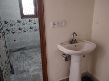 Bathroom in 3 BHK Builder Floor at Mayur Vihar Phase 1 – for Rent