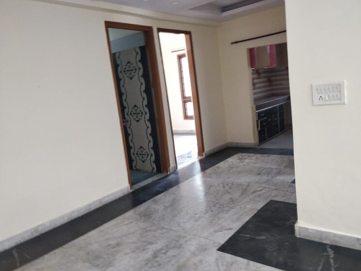 Room, mayur vihar phase 1 3 Bedroom 900 Sq.Ft. Builder Floor In Mayur Vihar Phase 1 Delhi 9454780