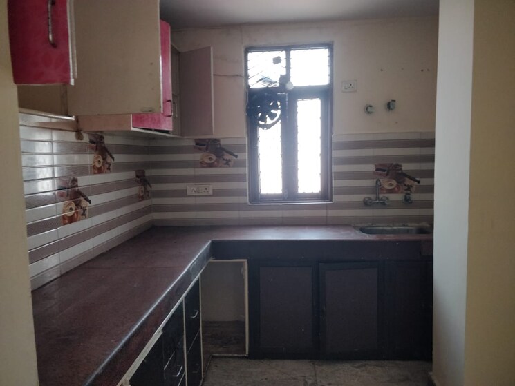 Kitchen, mayur vihar phase 1 3 Bedroom 900 Sq.Ft. Builder Floor In Mayur Vihar Phase 1 Delhi 9454780