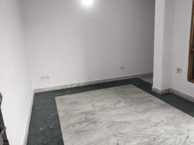 Room, mayur vihar phase 1 3 Bedroom 900 Sq.Ft. Builder Floor In Mayur Vihar Phase 1 Delhi 9454780