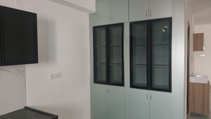 Room in 3 BHK Apartment at Alkapuri – for Rent