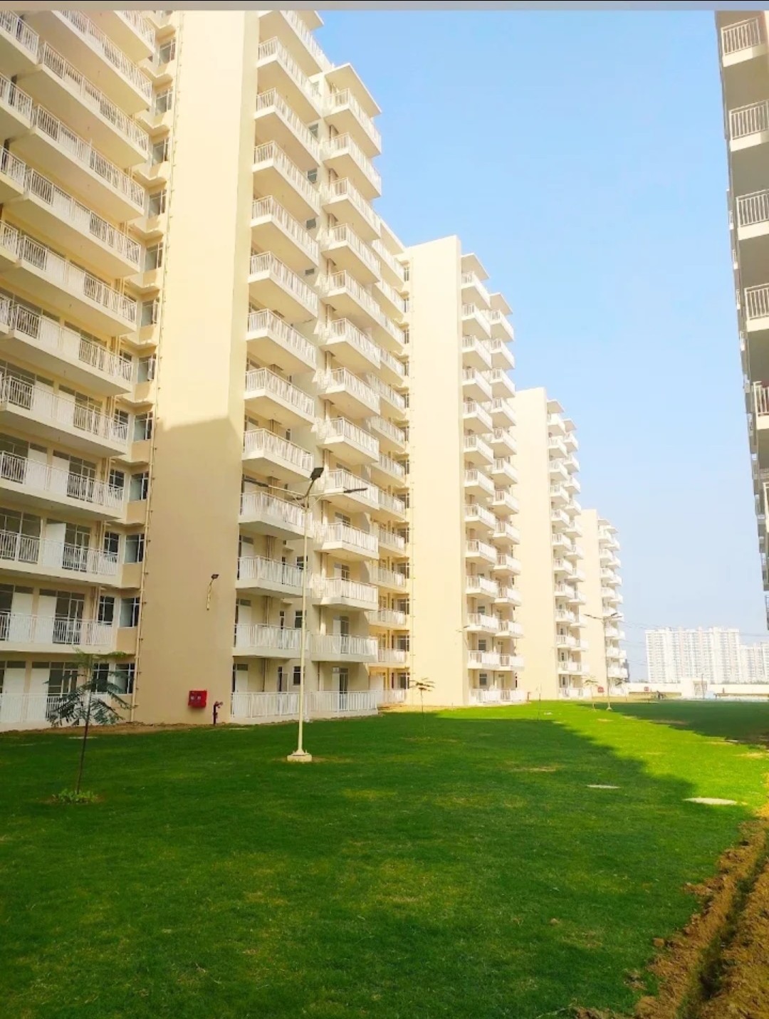 2 BHK Apartment For Sale in Suncity Avenue 102