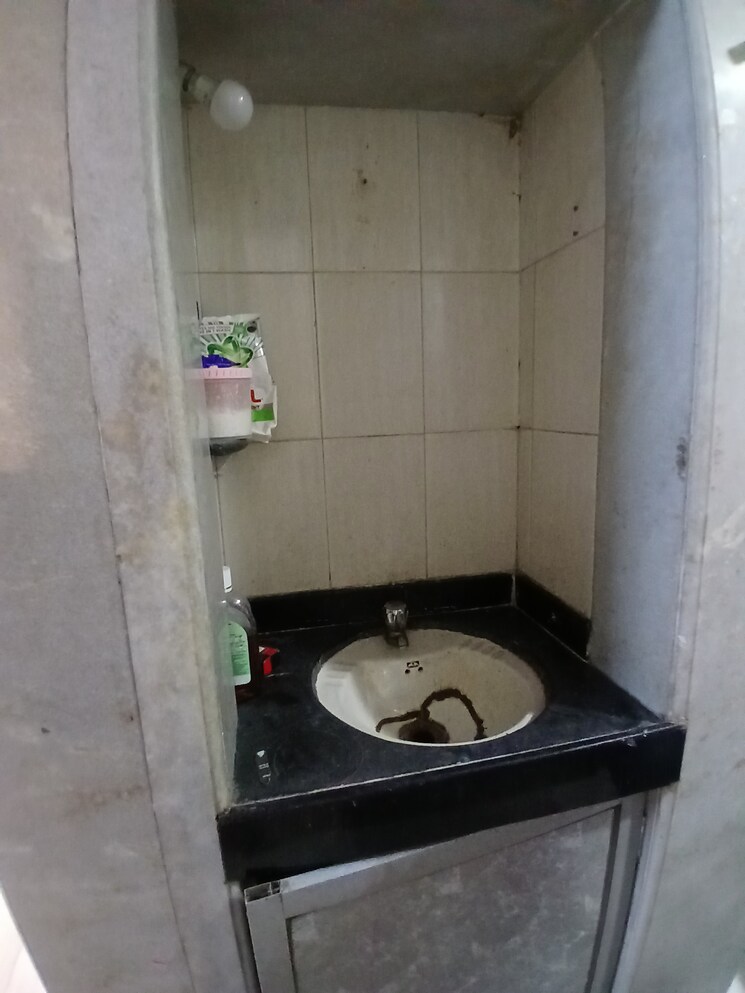Bathroom, gokuldham colony 1 Bedroom 550 Sq.Ft. Apartment In Gokuldham Colony Mumbai 9454822