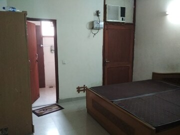 Room in 4 BHK Builder Floor at East Of Kailash – for Rent