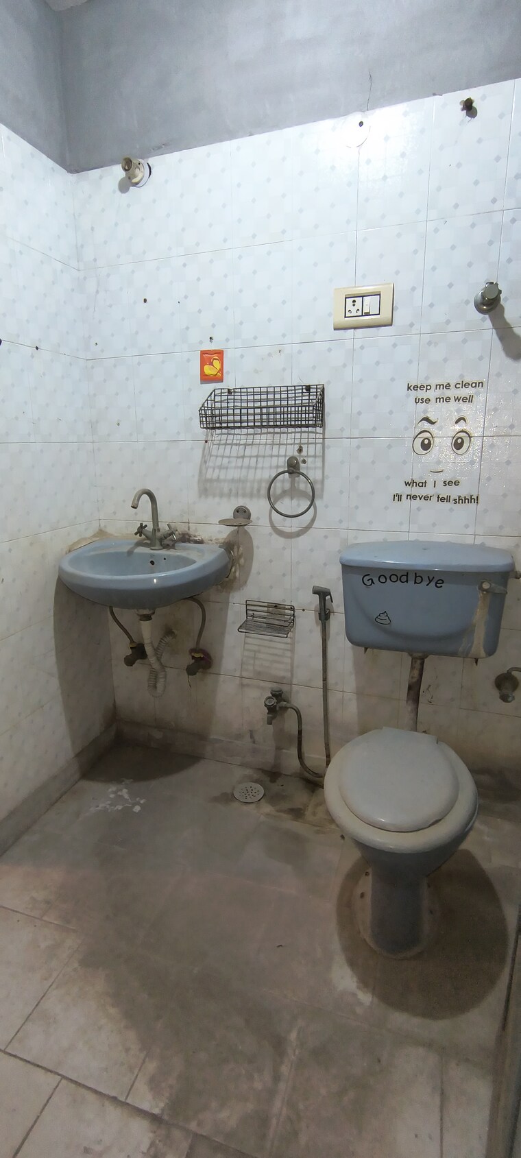 Bathroom, khirki extension 3 Bedroom 1260 Sq.Ft. Builder Floor In Khirki Extension Delhi 9454868