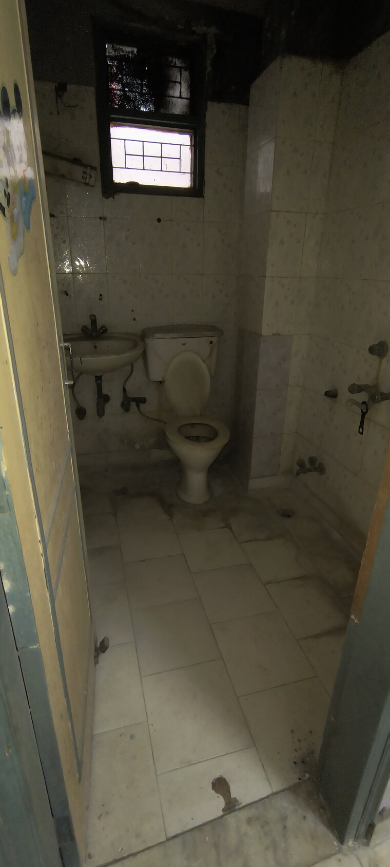 Bathroom, khirki extension 3 Bedroom 1260 Sq.Ft. Builder Floor In Khirki Extension Delhi 9454868