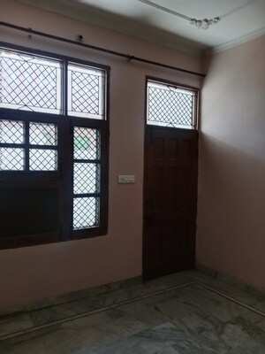 Room in 3 BHK Builder Floor at Sector 18 – for Rent