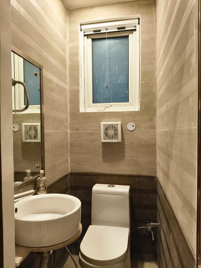 Bathroom, anand niketan 3 Bedroom 2200 Sq.Ft. Builder Floor In Anand Niketan Delhi 9454878