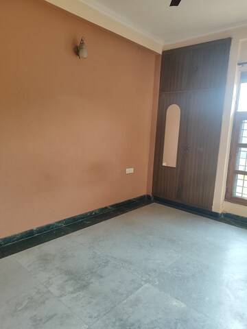 Room in 2.5 BHK Villa at Sector 36 – for Rent