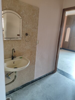 Bathroom in 2.5 BHK Villa at Sector 36 – for Rent