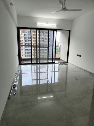 Room in 2 BHK Apartment at Unique Youtopia, Kharadi – for Rent