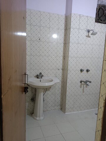 1 BHK Builder Floor For Rent in Lajpat Nagar 4