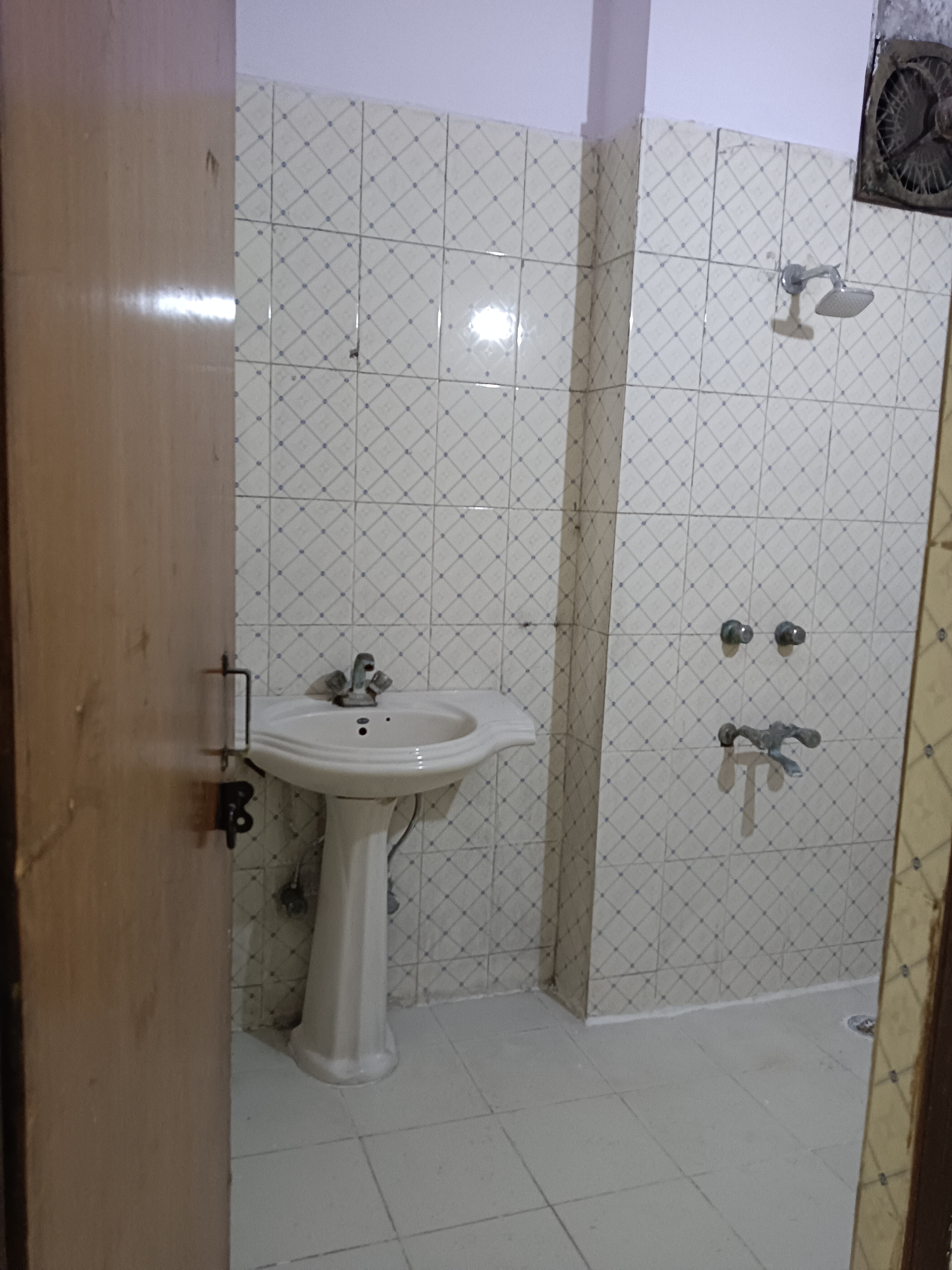 1 BHK Builder Floor For Rent in Old Double Storey Lajpat 