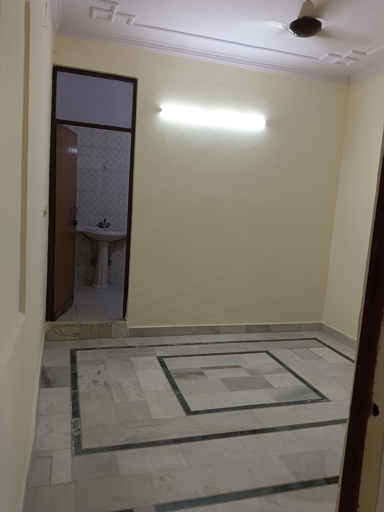 Room, lajpat nagar 4 1 Bedroom 487 Sq.Ft. Builder Floor In Lajpat Nagar 4 Delhi 9454945