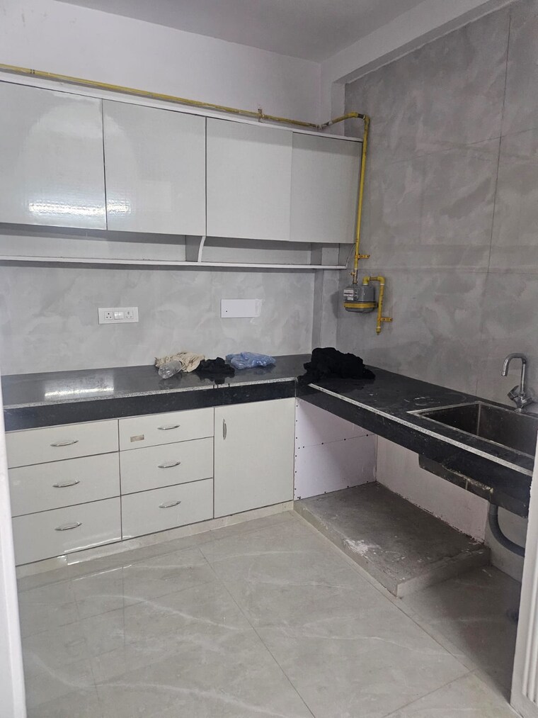 Kitchen, uttam nagar 2.5 Bedroom 65 Sq.Yd. Builder Floor In Uttam Nagar Delhi 9454953