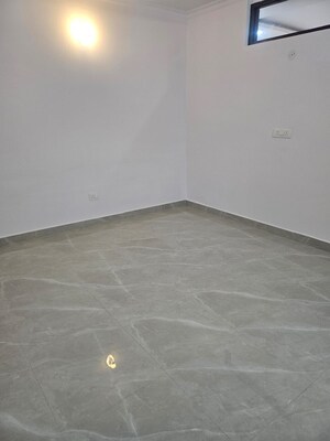 Room in 2.5 BHK Builder Floor at Uttam Nagar – for Rent