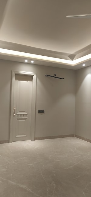 Furnished Amenities in 4 BHK Builder Floor at Parklands, Sector 85 – for Sale