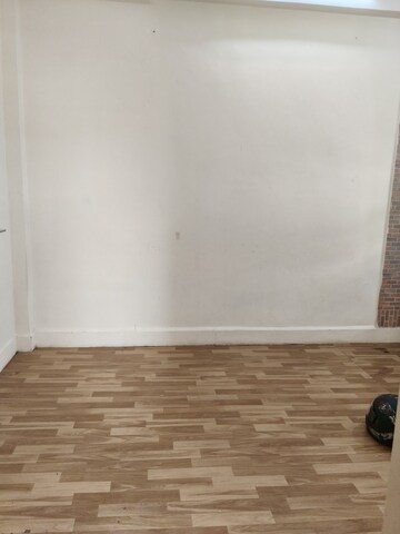 Room in 1 BHK Apartment at Jyoti CHS Santacruz East, Santacruz East – for Rent