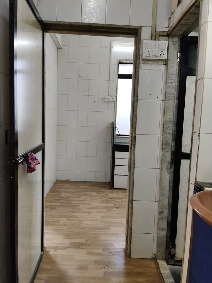 Bathroom, jyoti-chs-santacruz-east 1 Bedroom 600 Sq.Ft. Apartment In Santacruz East Mumbai 9454966