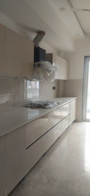 Furnished Amenities in 4 BHK Builder Floor at Parklands, Sector 85 – for Sale