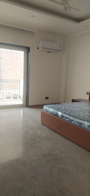 Room in 4 BHK Builder Floor at Parklands, Sector 85 – for Sale