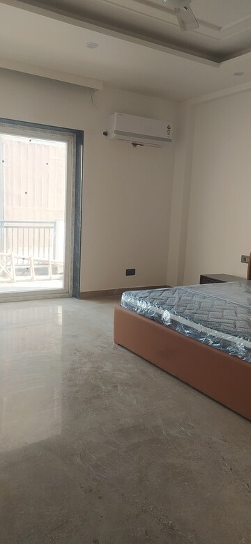 Room in 4 BHK Builder Floor at Parklands, Sector 85 – for Sale